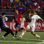 Alajuelense mete presión y se reengancha en la pelea por clasificar