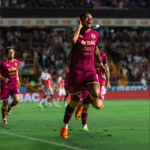 El Monstruo se impone en casa y aprieta la pelea por la cima